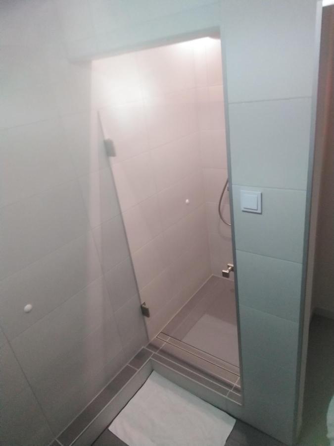 דירות ורוצלב Apartament Zielona Wierzba Blisko Sky Tower מראה חיצוני תמונה